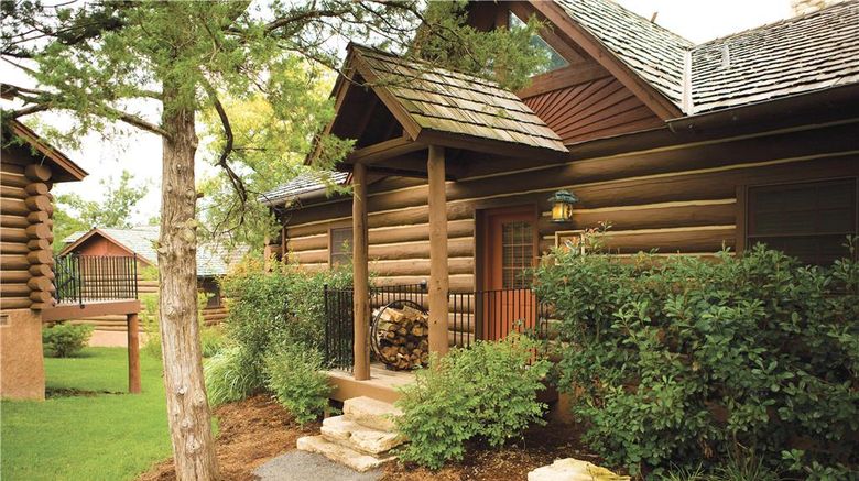 <b>Hilton Grnd Vac Clb Wilderness Big Cedar Room</b>. Images powered by <a href="https://iceportal.shijigroup.com/" title="IcePortal" target="_blank">IcePortal</a>.