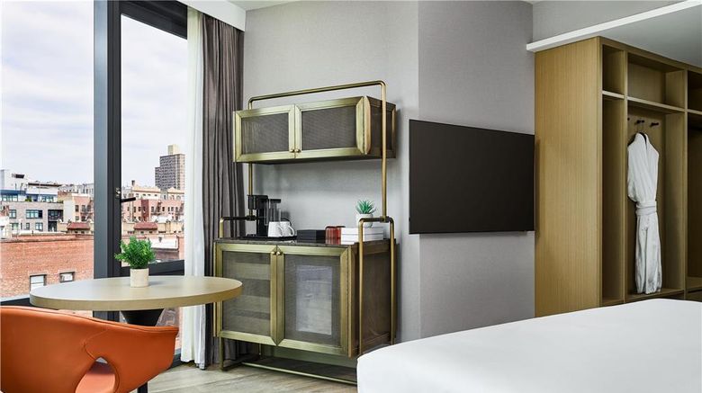 <b>The George Manhattan Tapestry Collection Room</b>. Images powered by <a href="https://iceportal.shijigroup.com/" title="IcePortal" target="_blank">IcePortal</a>.