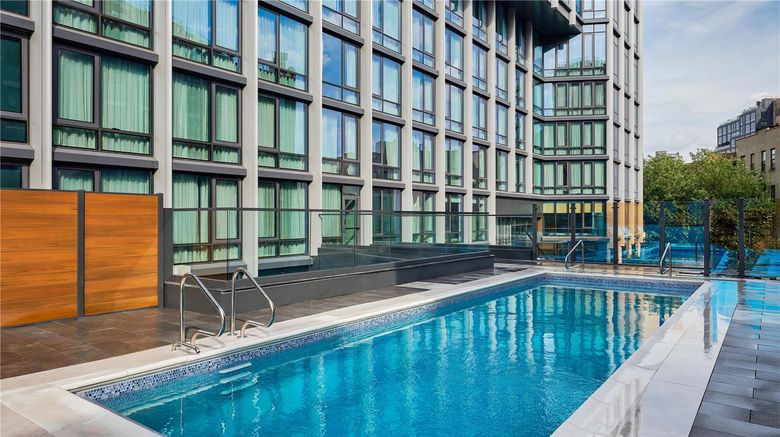 <b>The George Manhattan Tapestry Collection Pool</b>. Images powered by <a href="https://iceportal.shijigroup.com/" title="IcePortal" target="_blank">IcePortal</a>.