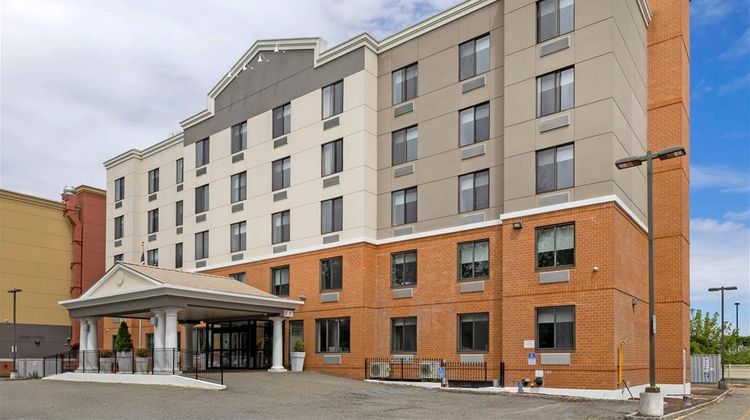 Country Inn & Suites by Radisson, Staten Exterior