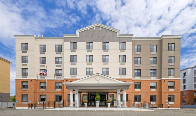 Country Inn & Suites by Radisson, Staten Exterior