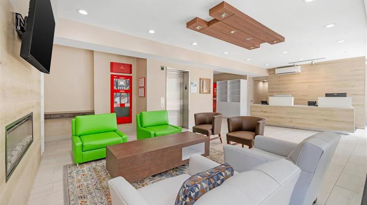 Country Inn & Suites by Radisson, Staten Lobby