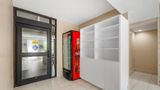 <b>Country Inn & Suites by Radisson, Staten Lobby</b>. Images powered by <a href="https://iceportal.shijigroup.com/" title="IcePortal" target="_blank">IcePortal</a>.