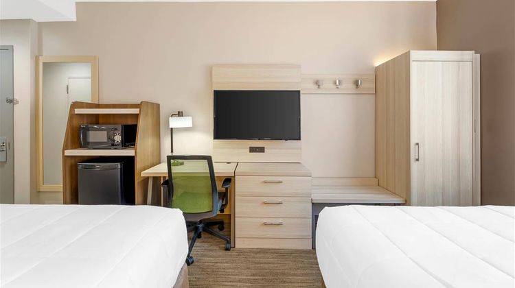 Country Inn & Suites by Radisson, Staten Room