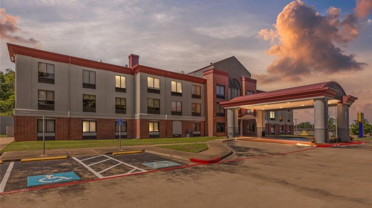 Comfort Inn & Suites Tyler Lindale Exterior