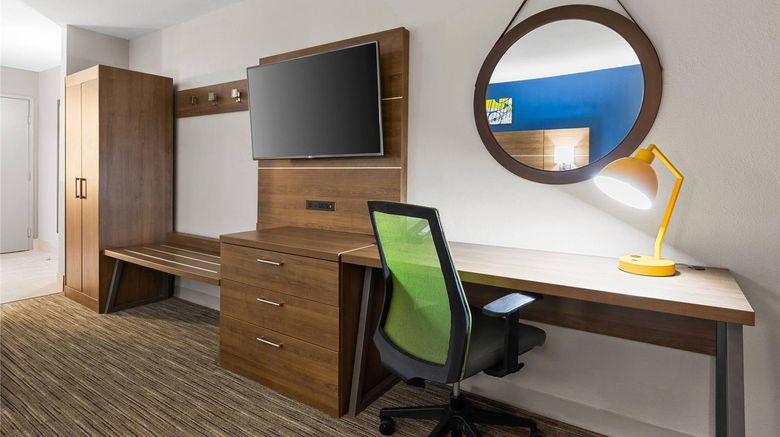 <b>Comfort Inn & Suites Tyler Lindale Room</b>. Images powered by <a href="https://iceportal.shijigroup.com/" title="IcePortal" target="_blank">IcePortal</a>.