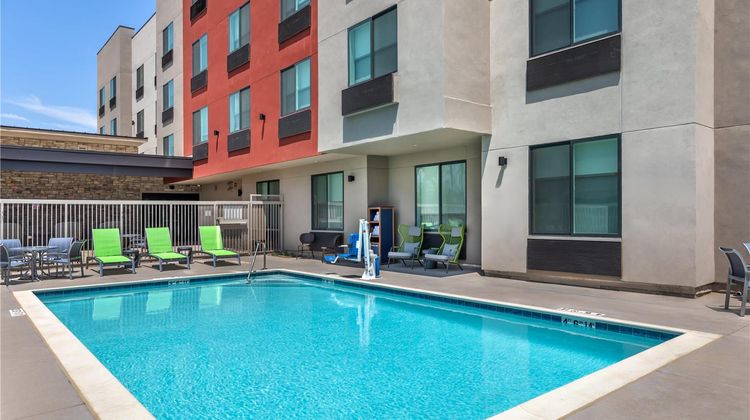 Best Western Plus Rialto Pool