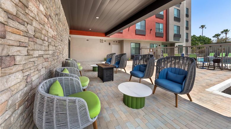 <b>Best Western Plus Rialto Pool</b>. Images powered by <a href="https://iceportal.shijigroup.com/" title="IcePortal" target="_blank">IcePortal</a>.