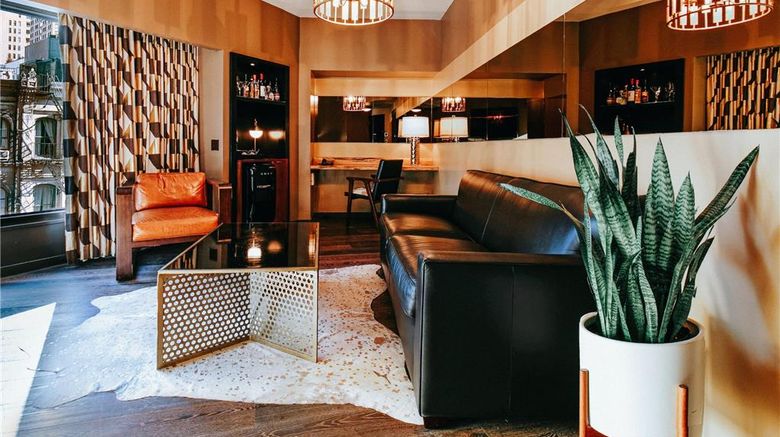 <b>The Roxy Hotel New York Suite</b>. Images powered by <a href="https://iceportal.shijigroup.com/" title="IcePortal" target="_blank">IcePortal</a>.