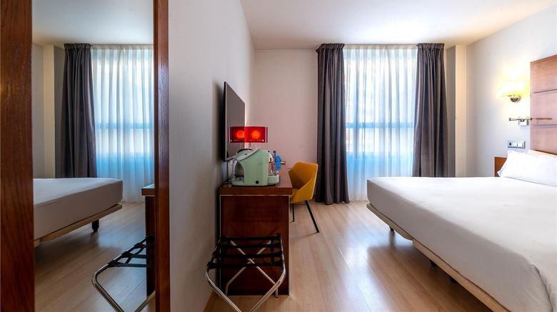 <b>Hotel Zentral Ave Room</b>. Images powered by <a href="https://iceportal.shijigroup.com/" title="IcePortal" target="_blank">IcePortal</a>.