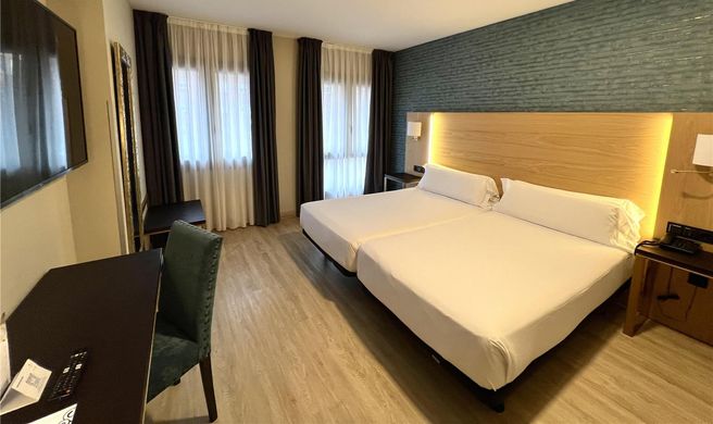 Hotel Zentral Ramiro I Room