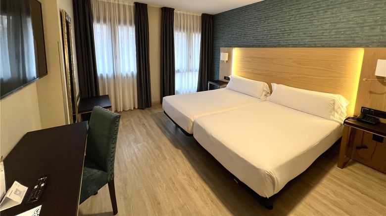 <b>Hotel Zentral Ramiro I Room</b>. Images powered by <a href="https://iceportal.shijigroup.com/" title="IcePortal" target="_blank">IcePortal</a>.