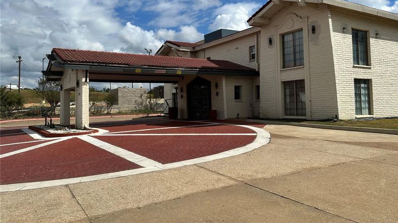 Baymont Nacogdoches Near University Exterior. Images powered by <a href="https://iceportal.shijigroup.com" target="_blank" rel="noopener">Ice Portal</a>.
