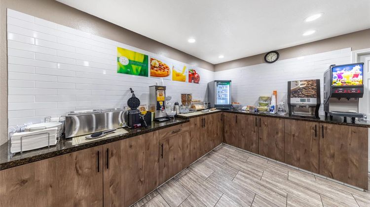 Quality Inn & Suites Victorville Restaurant