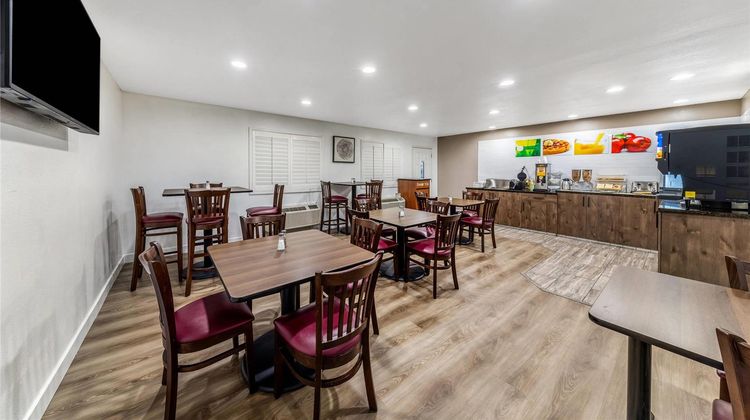 Quality Inn & Suites Victorville Restaurant