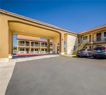 Quality Inn & Suites Victorville Exterior