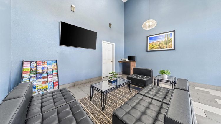Quality Inn & Suites Victorville Lobby