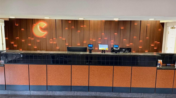 Comfort Inn & Suites North Charleston Lobby