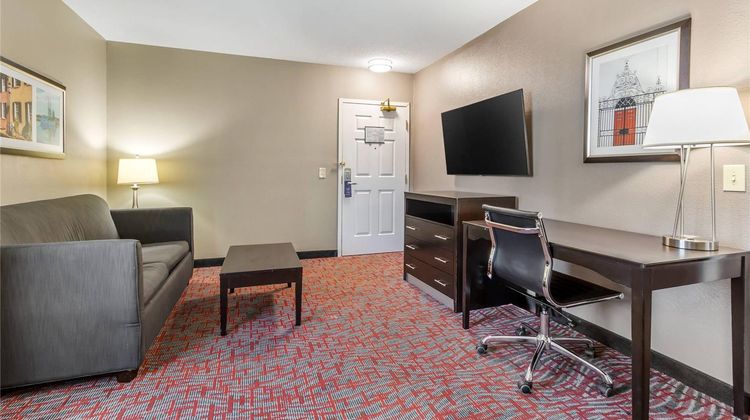 Comfort Inn & Suites North Charleston Suite