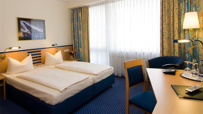 <b>Hotel Praesident Room</b>. Images powered by <a href="https://iceportal.shijigroup.com/" title="IcePortal" target="_blank">IcePortal</a>.