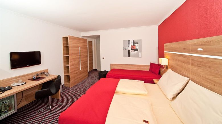 <b>Hotel Praesident Room</b>. Images powered by <a href="https://iceportal.shijigroup.com/" title="IcePortal" target="_blank">IcePortal</a>.