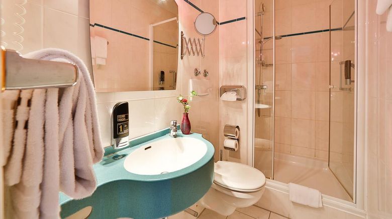 <b>Hotel Praesident Room</b>. Images powered by <a href="https://iceportal.shijigroup.com/" title="IcePortal" target="_blank">IcePortal</a>.