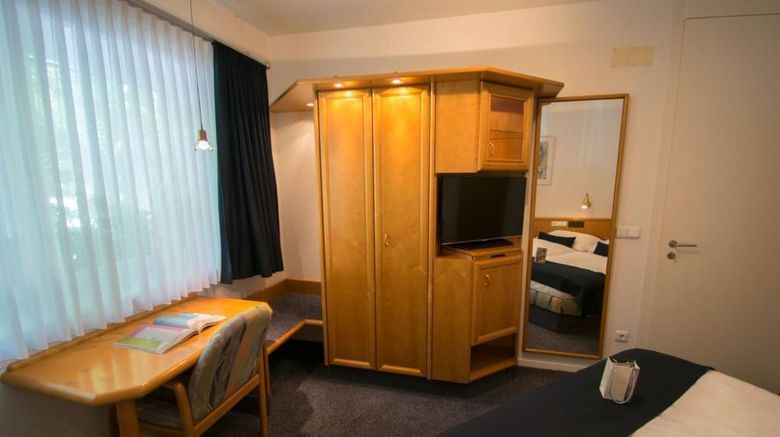 <b>Hotel Braun Suite</b>. Images powered by <a href="https://iceportal.shijigroup.com/" title="IcePortal" target="_blank">IcePortal</a>.