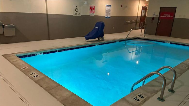 <b>SureStay by Best Western Salem Pool</b>. Images powered by <a href="https://iceportal.shijigroup.com/" title="IcePortal" target="_blank">IcePortal</a>.