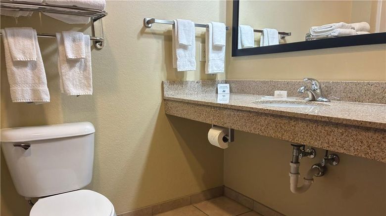 <b>SureStay by Best Western Salem Room</b>. Images powered by <a href="https://iceportal.shijigroup.com/" title="IcePortal" target="_blank">IcePortal</a>.