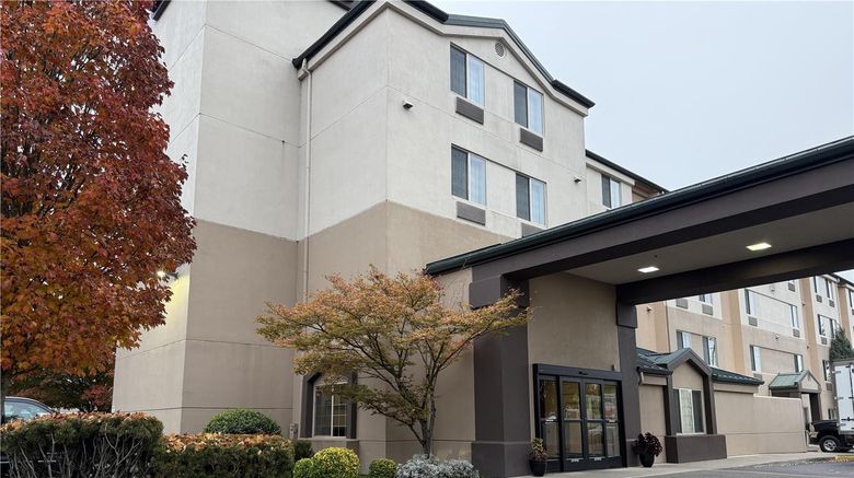 SureStay by Best Western Roseburg Exterior. Images powered by <a href="https://iceportal.shijigroup.com" target="_blank" rel="noopener">Ice Portal</a>.