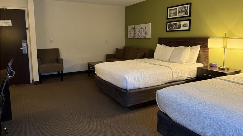 <b>SureStay by Best Western Roseburg Room</b>. Images powered by <a href="https://iceportal.shijigroup.com/" title="IcePortal" target="_blank">IcePortal</a>.