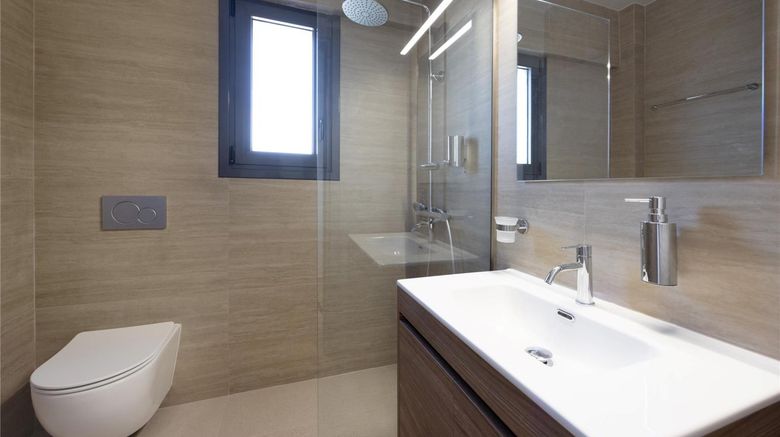 <b>Sokio Piraeus, BW Premier Collection Room</b>. Images powered by <a href="https://iceportal.shijigroup.com/" title="IcePortal" target="_blank">IcePortal</a>.