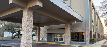Wingate by Wyndham Jacksonville FL Exterior