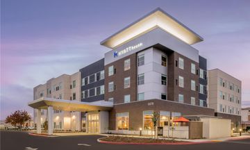 Hyatt House Fresno / Campus Pointe