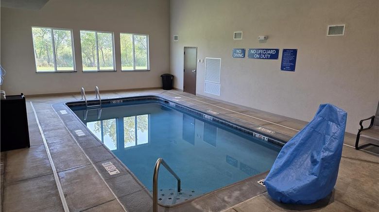 <b>SureStay Studio By Best Western El Dorad Pool</b>. Images powered by <a href="https://iceportal.shijigroup.com/" title="IcePortal" target="_blank">IcePortal</a>.