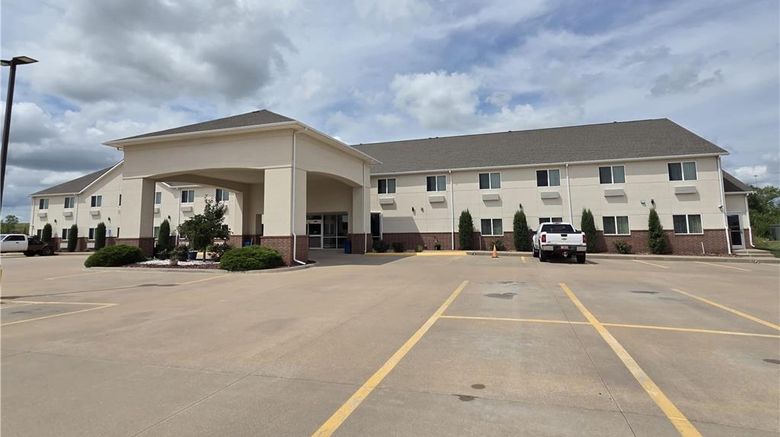 <b>SureStay Studio By Best Western El Dorad Exterior</b>. Images powered by <a href="https://iceportal.shijigroup.com/" title="IcePortal" target="_blank">IcePortal</a>.