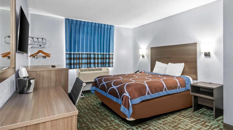 Rodeway Inn Delmont Room