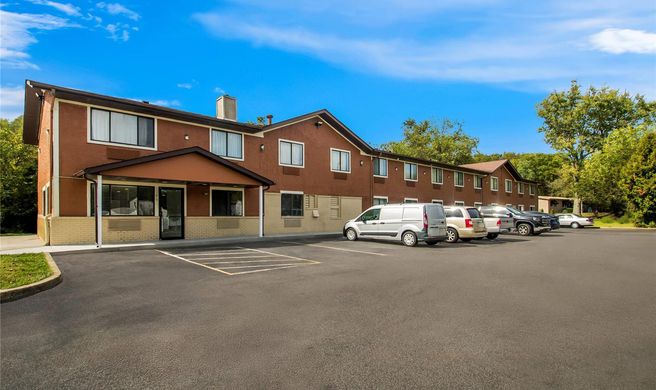 Rodeway Inn Delmont Exterior