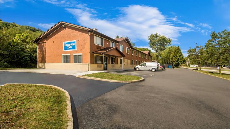 Rodeway Inn Delmont Exterior