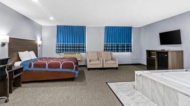 Rodeway Inn Delmont Suite