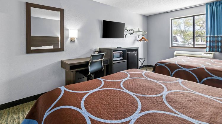 Rodeway Inn Delmont Room