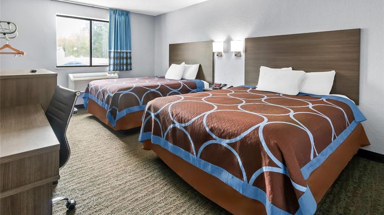 Rodeway Inn Delmont Room