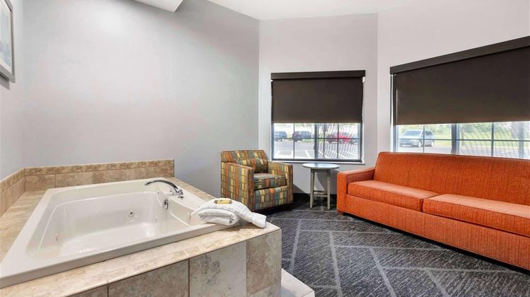 Wyndham Garden Appleton Room