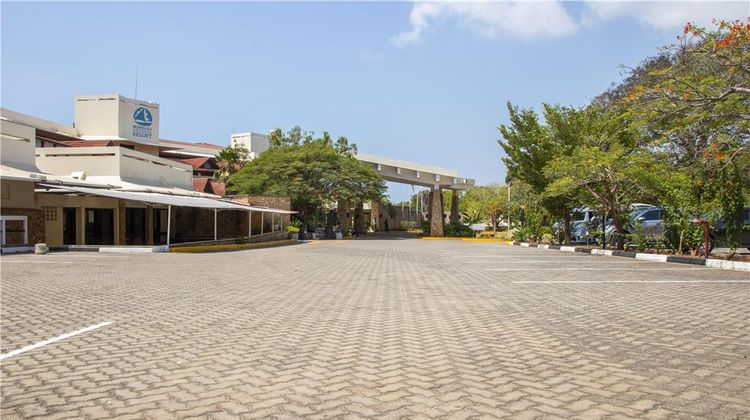 Mombasa Continental Resort Exterior