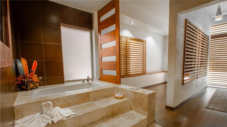 <b>Hecthorny San Carlos Tequisquiapan Spa</b>. Images powered by <a href="https://iceportal.shijigroup.com/" title="IcePortal" target="_blank">IcePortal</a>.