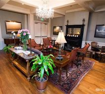 River Inn of Harbor Town Lobby