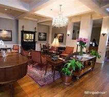 River Inn of Harbor Town Lobby