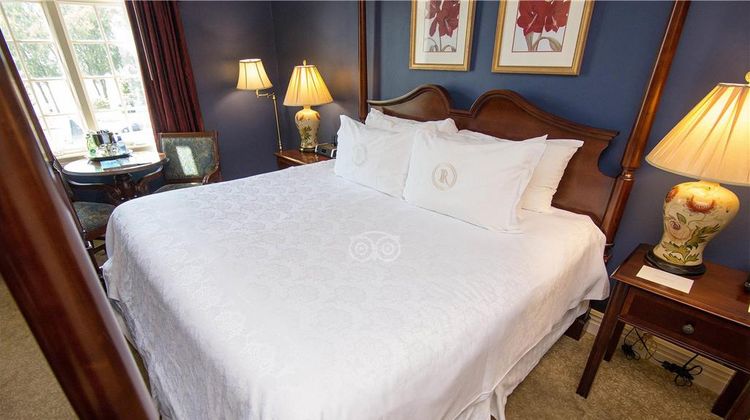 River Inn of Harbor Town Room