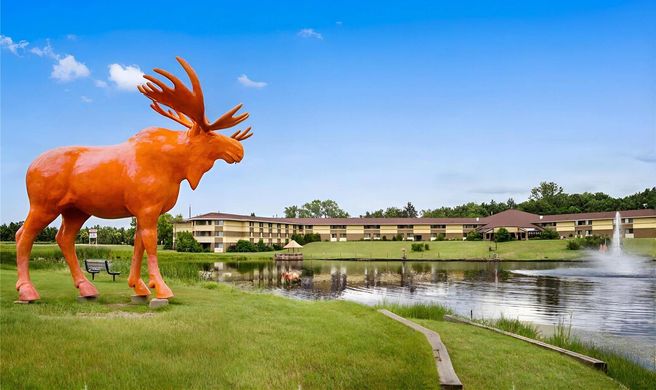 Quality Inn & Suites Black River Falls Exterior