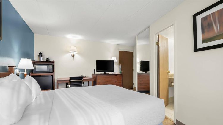 Quality Inn & Suites Black River Falls Room